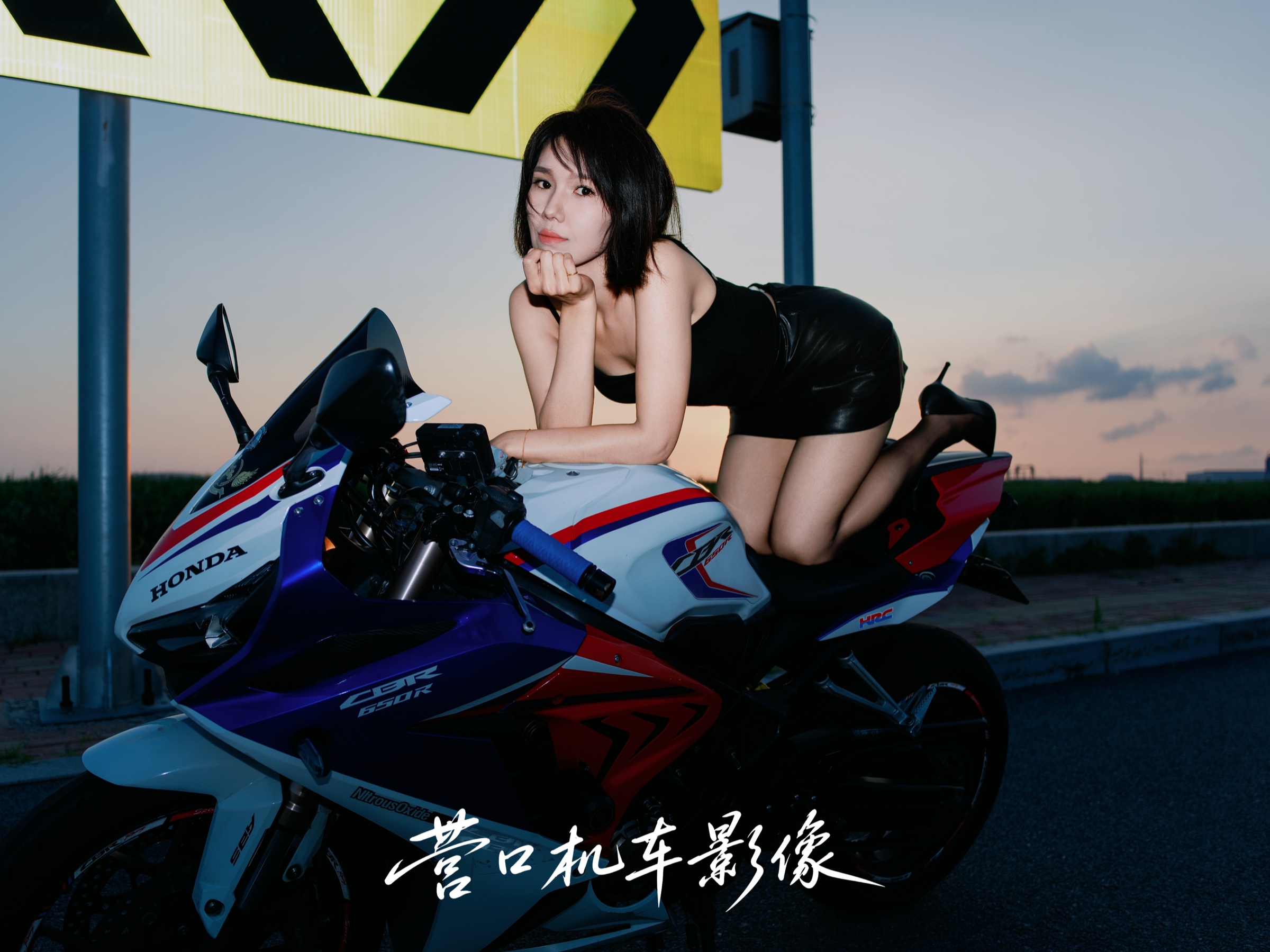 月夜引擎机车摄影作品 9